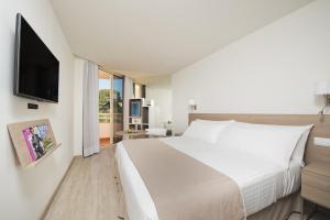 Twin Room (1-2 Adults) room in Meliá Cala Galdana