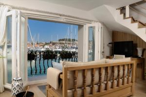 Cesme Marina Konukevi