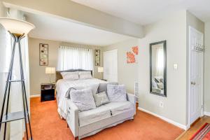 District Heights Studio about 12 Mi to National Mall!