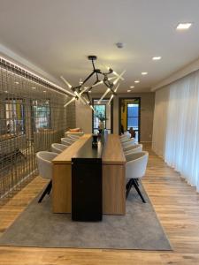 Studio Moderno em Pinheiros - 300m do Metrô e HC