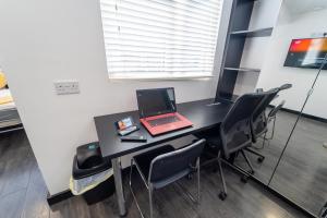 Compact studios available close to UoB and 10mins from the City!