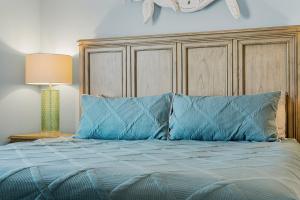 Lovely Resort Low Floor Condo! Just Steps to the Beach & Restaurants! by Dolce Vita Getaways PCB