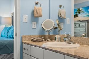 Lovely Resort Low Floor Condo! Just Steps to the Beach & Restaurants! by Dolce Vita Getaways PCB