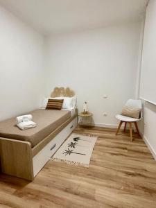 WHITE Con Parking Gratis