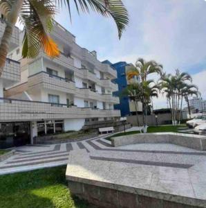 Ape Katy em Caiobá ao lado do boliche