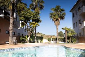 Beachfront Apartment Meia Praia