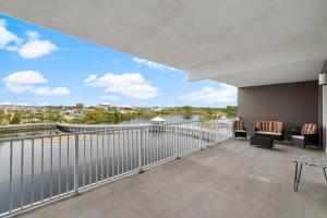 Laketown Wharf #320 by Nautical Properties