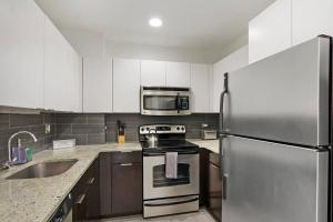 Cozy & Comfy Studio Apt in Chicago - Del Prado 418