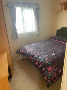 Grey 1 Caravan Ingoldmells 3 bedrooms 6 berth