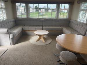 Grey 1 Caravan Ingoldmells 3 bedrooms 6 berth