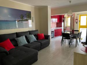 T2 with pool, 300m from the beach