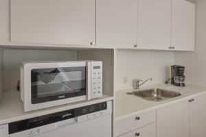 Nice Home In Ebeltoft With 4 Bedrooms, Sauna And Internet