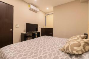 403 Walk to Zocalo 1Bdrm 1bath AC apt Rooftop