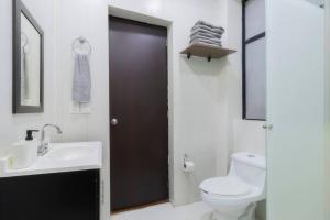 406 Location 2Bdrm 2baths AC Rooftop