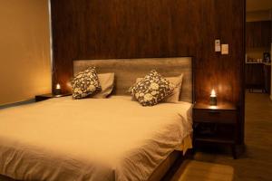 202 Walk the City Center 1bdrm 2bath AC Apt