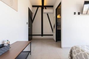 2Ph Large 2Brm 3 bath AC private terrace apt