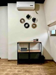 506 Great Location AC 1Bdrm 1bath apt Rooftop