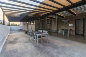 Zielo Londres ,Modern Stay with AC & Rooftop Terrace