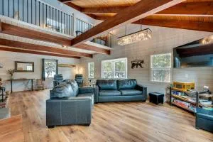 Quiet and Peaceful Home in Allenspark with Deck! - Raymond