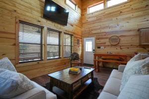 Exquisite Modern Lux Cabin Hot Tub FirePit Games