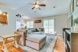 Pet-Friendly Home with Yard - 8 Mi to Perdido Keys! - Lillian