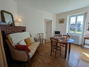 Gîte charmant avec jardin privatif, proche des randonnées, totalement équipé et internet fibreбет - FR-1-653-253