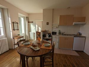 Gîte charmant avec jardin privatif, proche des randonnées, totalement équipé et internet fibreбет - FR-1-653-253