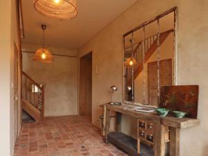 Longère Percheronne avec jardin clos et cheminée luxueuse - FR-1-497-197