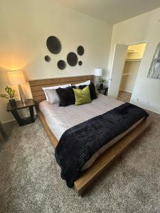 Beverly Hills Midle City 1 br Apt with Parking 202