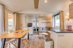 Maisons de vacances Mobilhome 530 - 8 personnes : photos des chambres