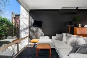 Halifax Muse Pet Friendly Townhouse - Adelaide