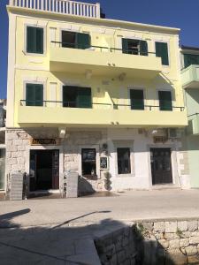 Apartments by the sea Igrane, Makarska - 20373