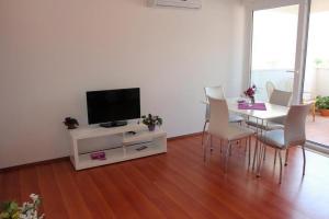 Apartments with a parking space Dubrovnik - 22766