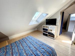 Maisons de vacances Maison renovee 3 chambres, proche mer, jardinet equipe, centre-ville - FR-1-361-464 : photos des chambres