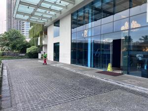 Acqua Private Residences - Iguazu Tower 36th flr Mandaluyong - Makati