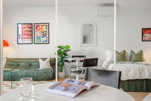 Art Deco - Collingwood Hideaway