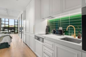 Art Deco - Collingwood Hideaway