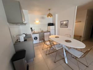 Appartement centre Arcachon, proche plage, 6 couchages, balcon, parking, Wifi inclus - FR-1-474-258
