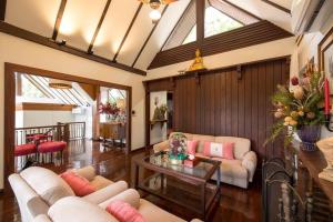 Lanna Charm 5BR Villa in Maerim