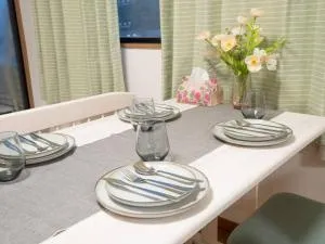 402号室貸切！2DK/京成佐倉駅徒歩3分・電車成田空港20分/2部屋/厨房/風呂/畳/家具綺麗！ - Inzai