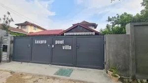 Luxpro Luxury Villa / Seremban 2 / Private Swimming Pool - Kampong Latak