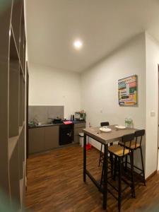 K avenue Studio room 2bed A06 near airport by GC