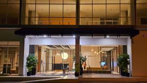 Studio5 at LRT Cikunir 1 next to Ibis Styles Jatibening -Min Stay 3 nights-