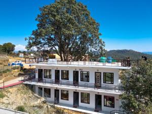 Atithi Home Stay - Himalayas view