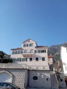 Palate Verona - Prčanj