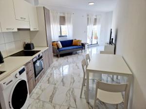 Penthouse with Large Terrace close to Seafront