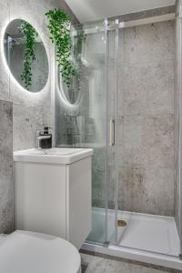 COMFISTAY Armii krajowej 16B - Near Central Station and Free parking