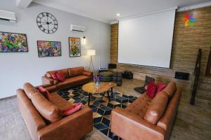 40P, Bangsar Villa with PoolKaraokeGatheringBBQ