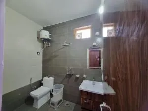 The White mountaina - Mukteswar