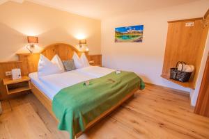 One-Bedroom Apartment room in Forsterhof